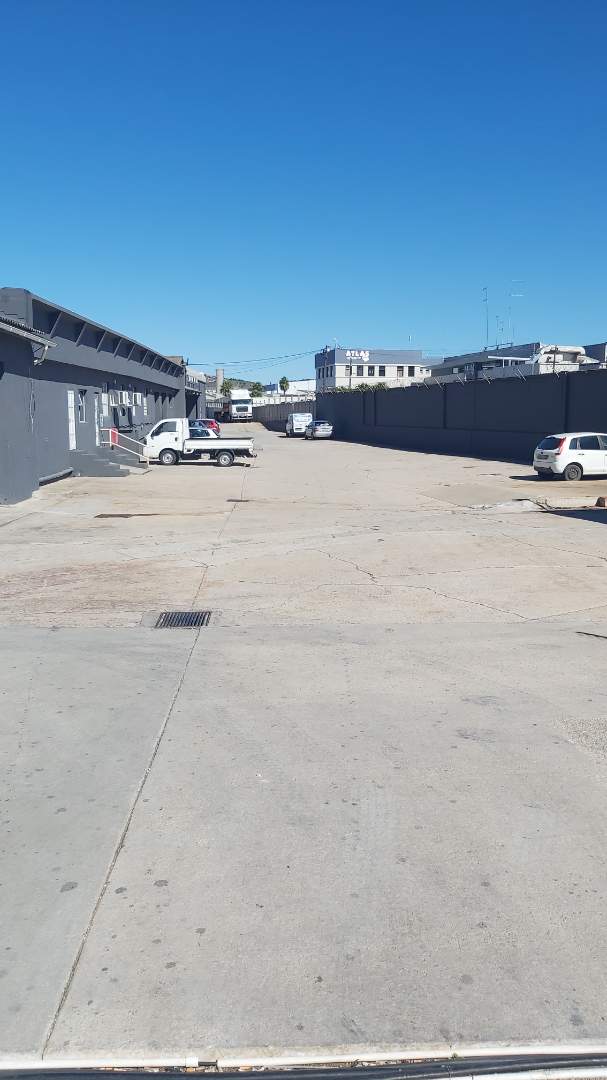 To Let Commercial Property for Rent in Holland Park Eastern Cape